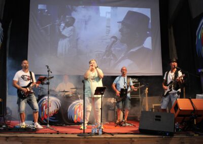 Hit Wave på scenen på Saltlageret i Haderslev.