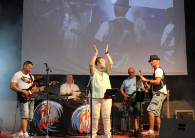 Hit Wave på scenen på Saltlageret i Haderslev.