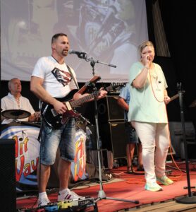 Hit Wave på scenen på Saltlageret i Haderslev.