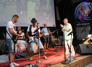 Hit Wave på scenen på Saltlageret i Haderslev.